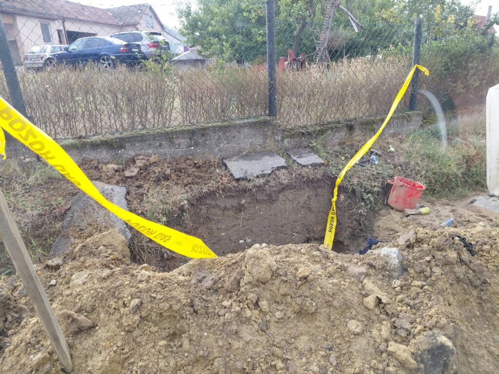 Врчин: Ископана рупа за прикључак водовода велика  опасност у непрегледној кривини, 26.9.2026